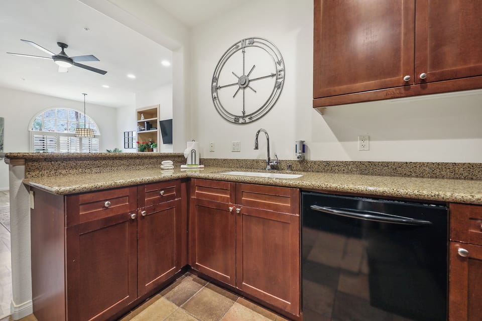 Full kitchen