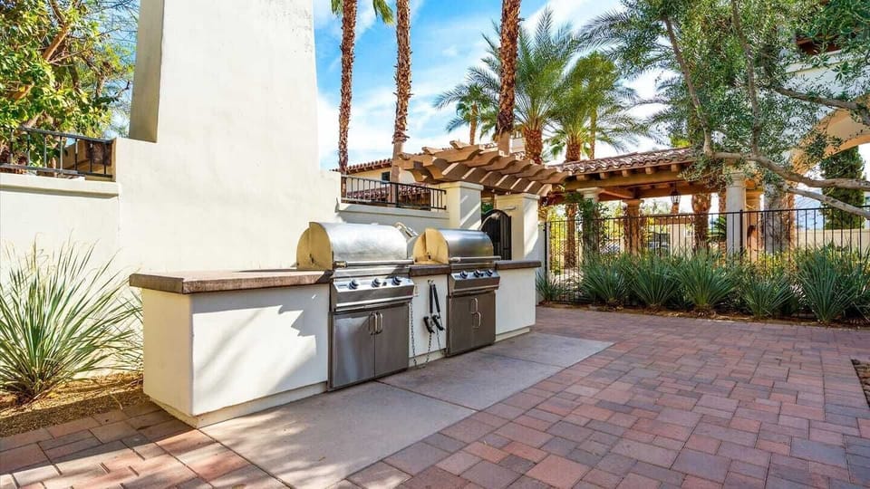 Outdoor Community BBQ (near Lap pool)