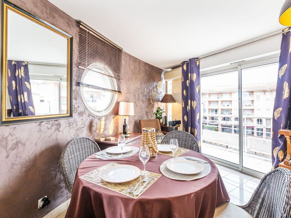 Table, Picture Frame, Furniture, Property, Mirror, Decoration, Chair, Window, Lighting, Building