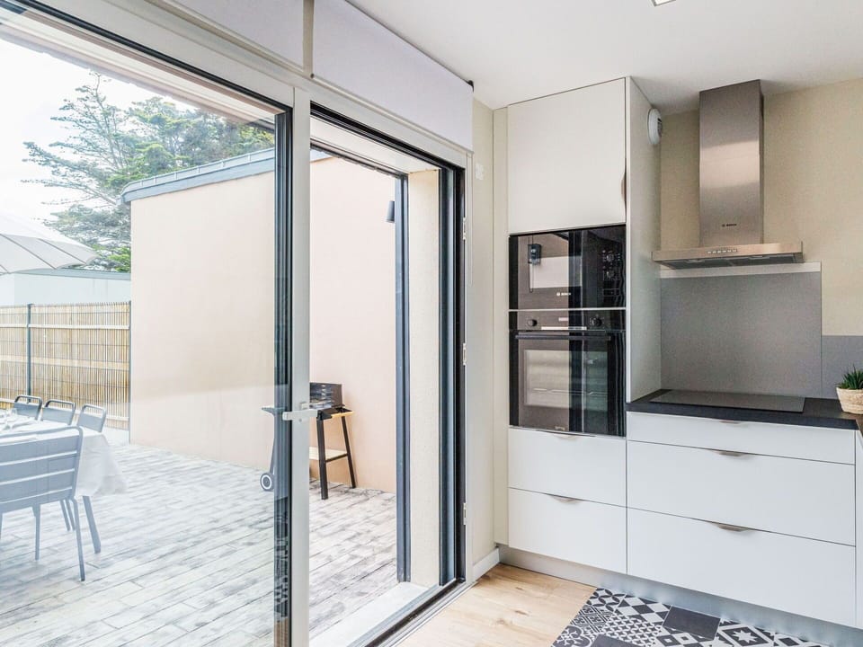 Cabinetry, Furniture, Building, Property, Door, Kitchen Appliance, Wood, House, Interior Design, Flooring