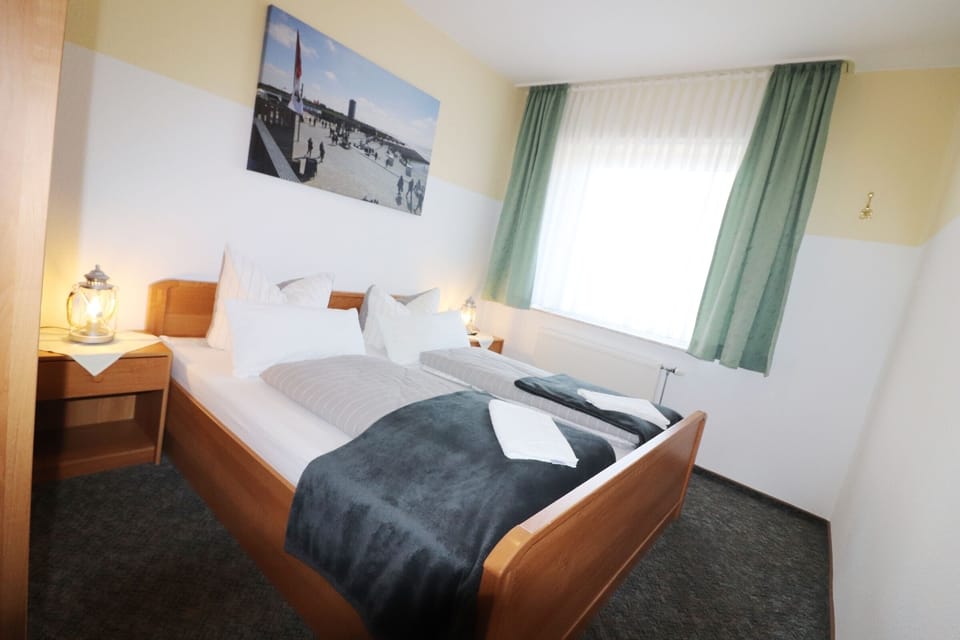 Bedroom with double bed
