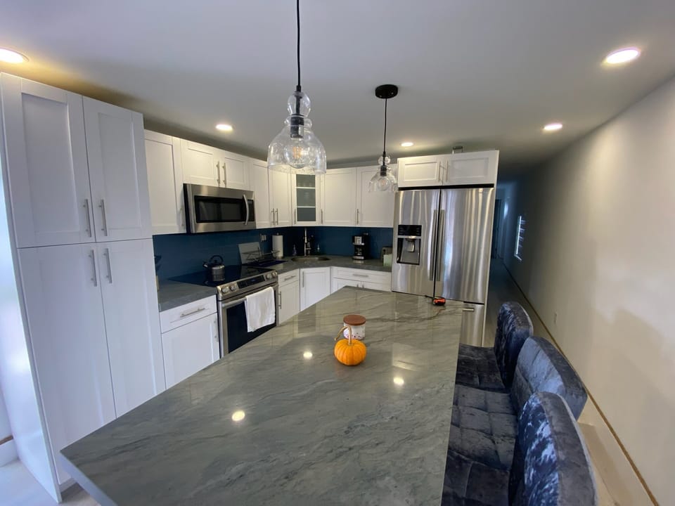 Full Kitchen View 