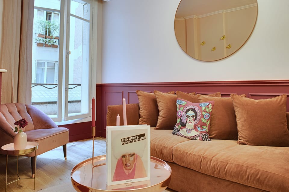 Living Room / Lounge