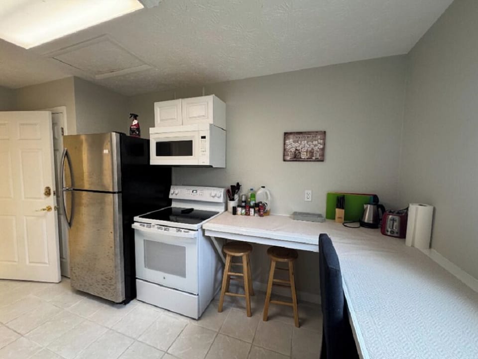 Shared Kitchen and laundry