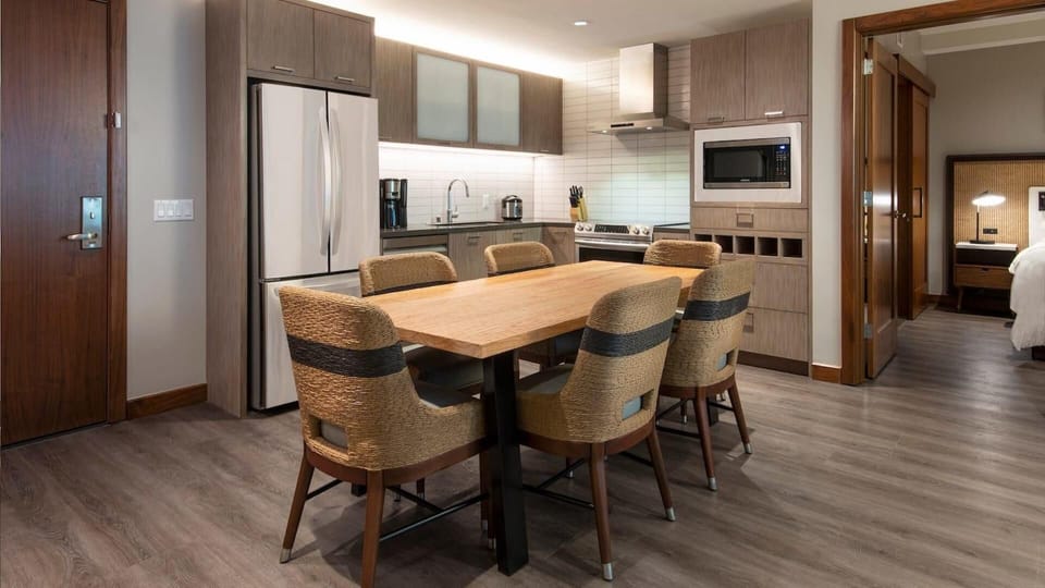 sample dining room