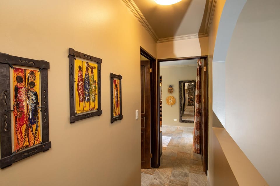 Villa Palmeras with jungle views & pool near MA (905)