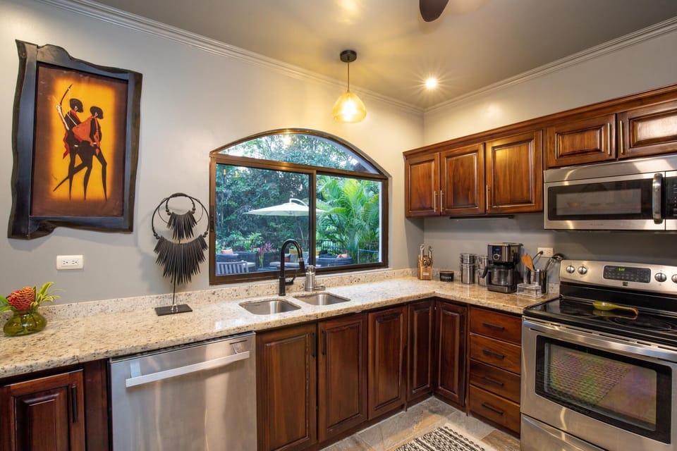 Villa Palmeras with jungle views & pool near MA (885)