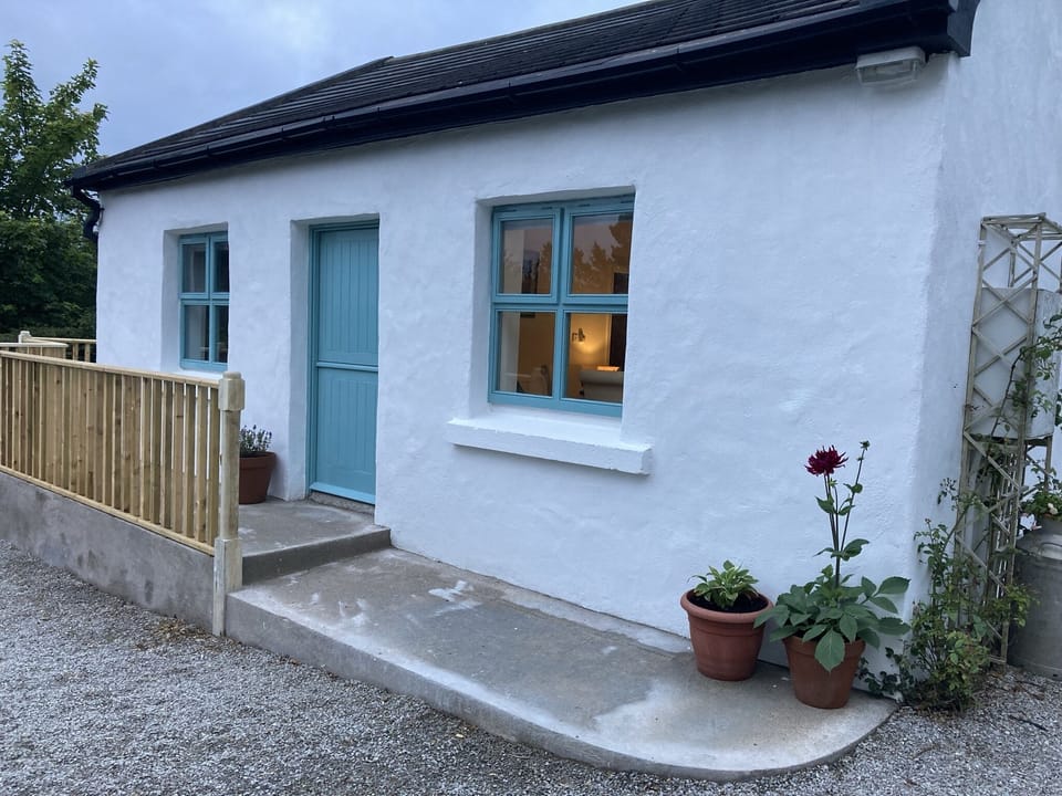 Lovely 2 bedroom cottage at the base of the comeragh mountains 
