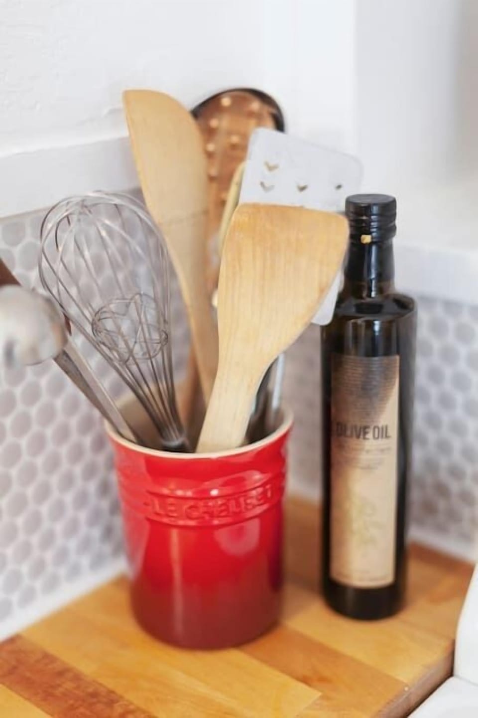 A vibrant pop of color with kitchen essentials at your fingertips.