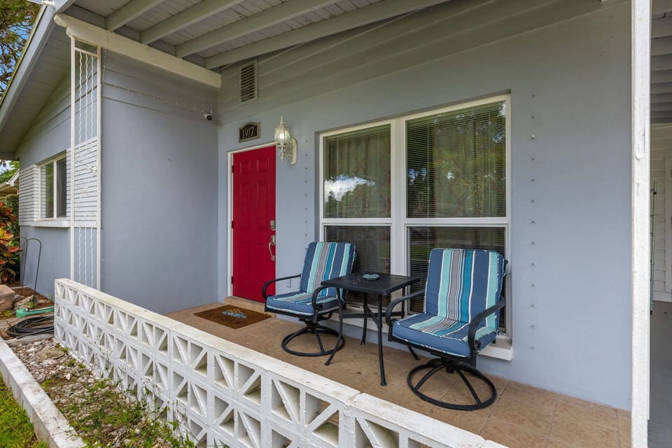 Front porch & entry way 