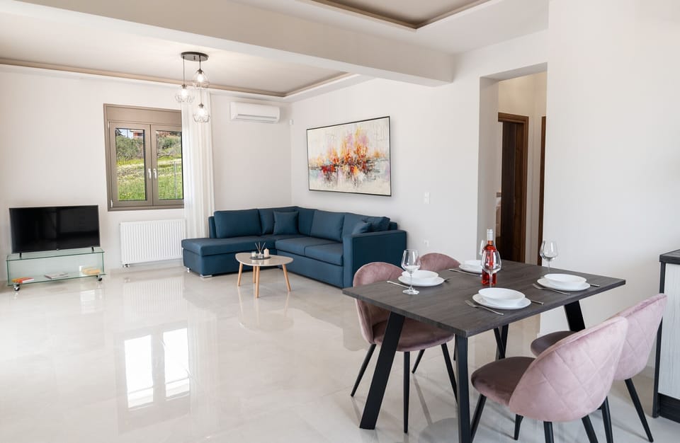 Modern apt,Huge Swimming pool,Near all amenities,Rethymno 