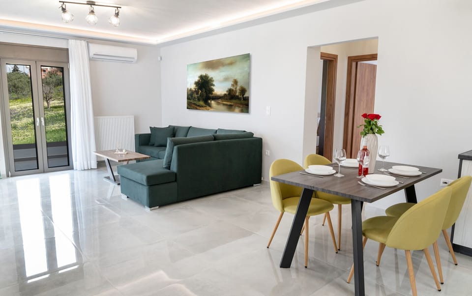 Modern apt,Huge Swimming pool,Near all amenities,Rethymno 2