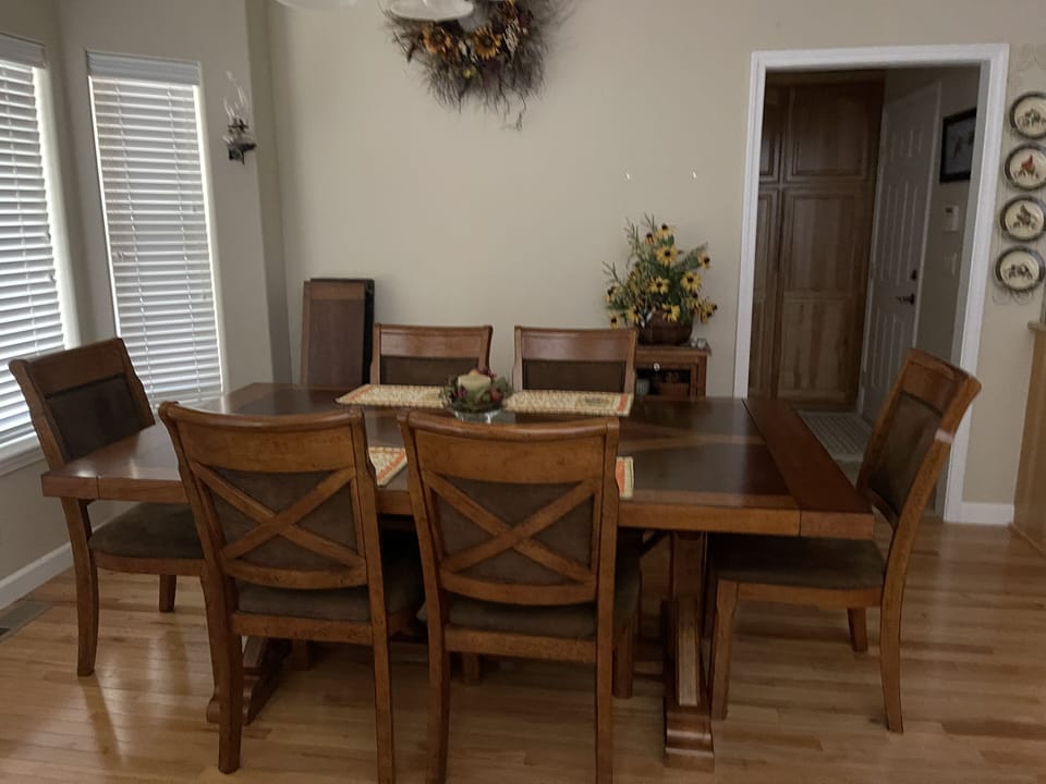 Dining area, next to kitchen, ground level.