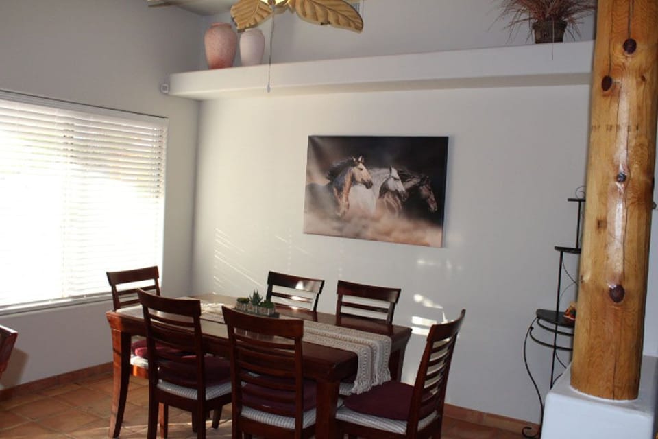 Dining table for 6 with 3 barstools 
