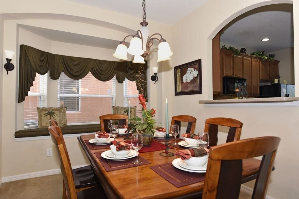Dining Room.jpg