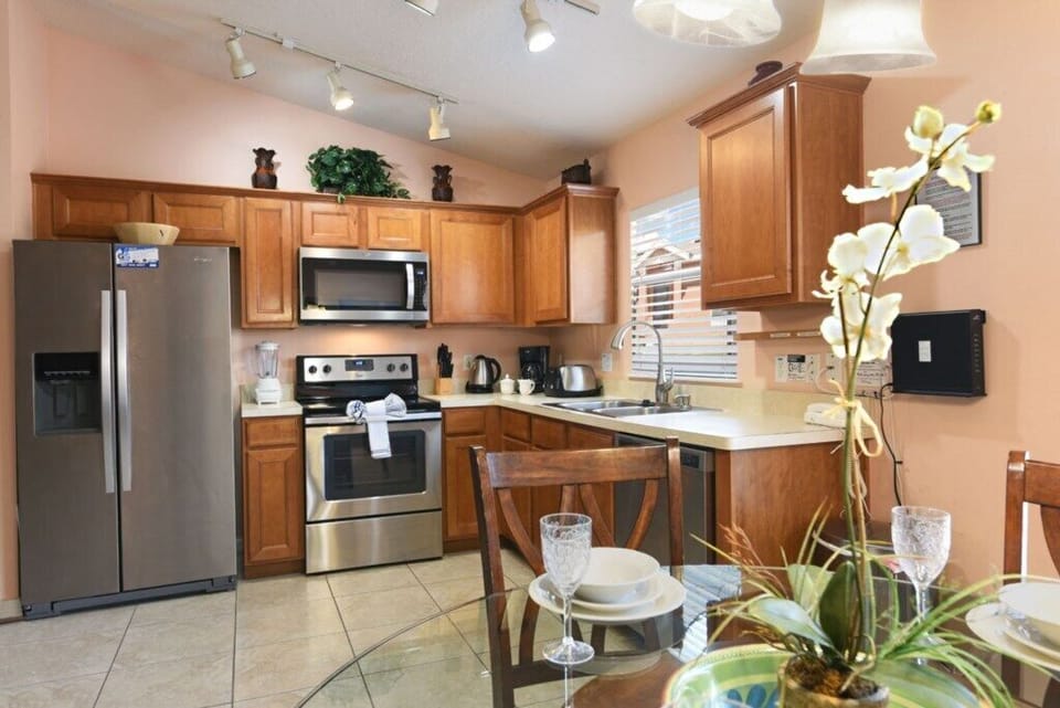 Kitchen 3 1200.jpg