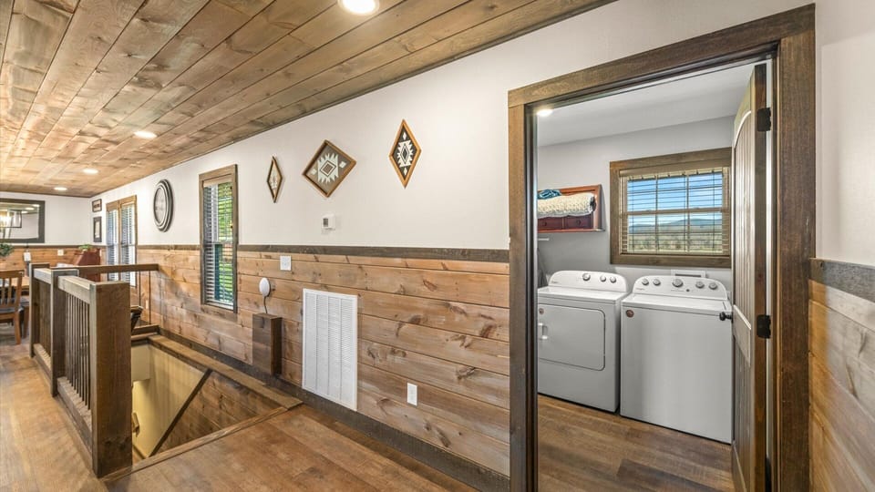 In-unit washer + dryer