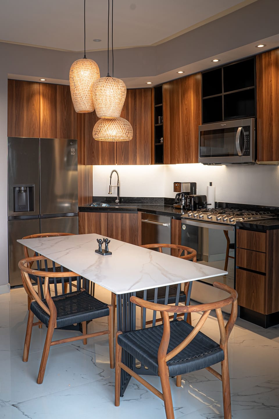 Kitchen with dining table .. 