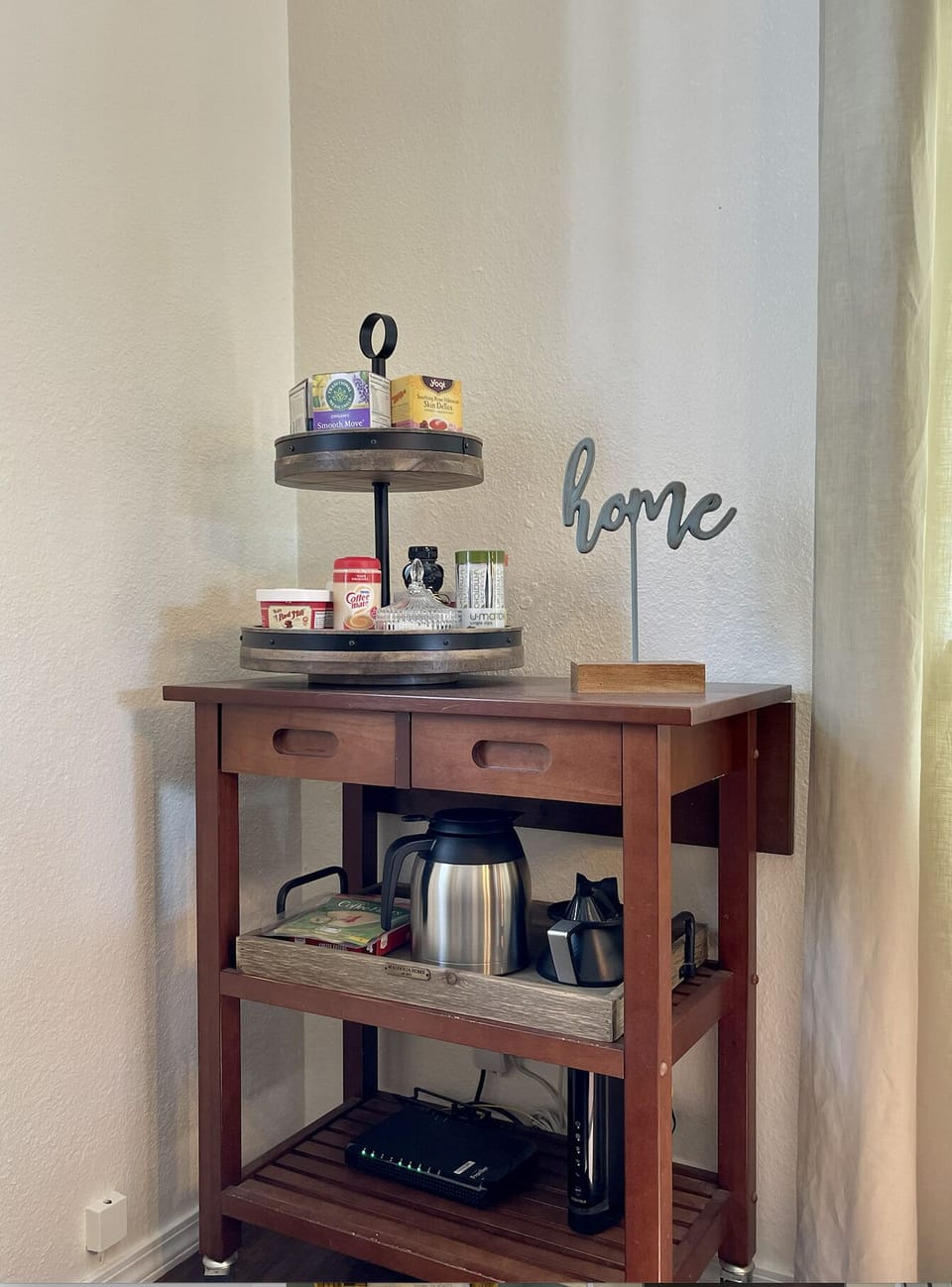 Tea, coffee and Melitta drip carafe to keep the coffee hot fit for 1 to 6 cups
