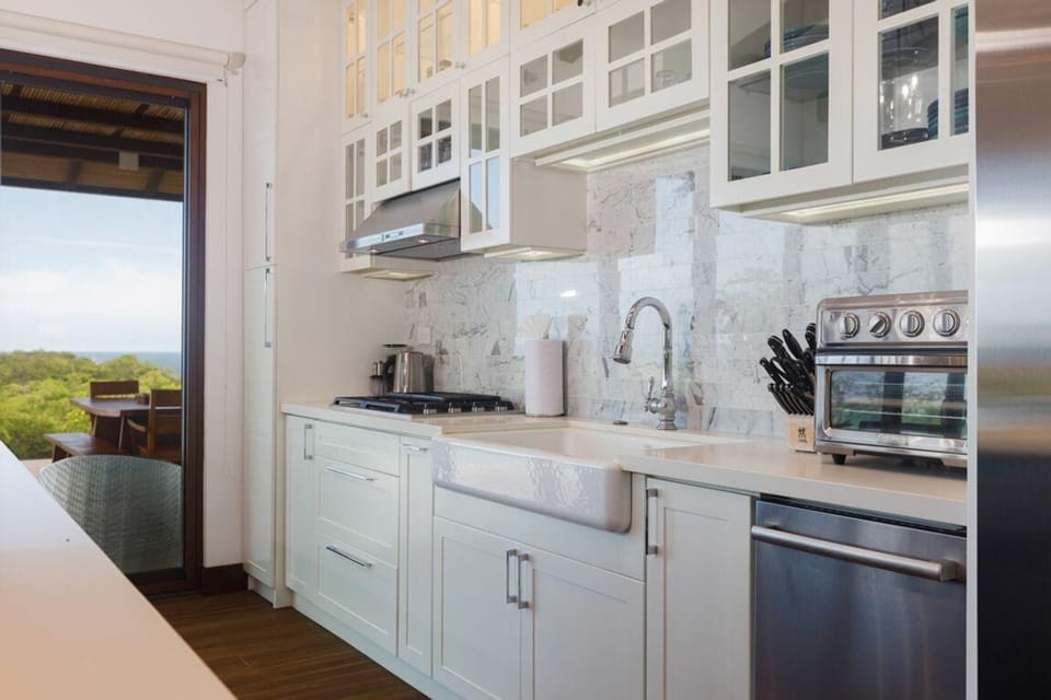 Gourmet kitchen with all the essentials and more.  Private chefs love cooking at Casa Tinto!