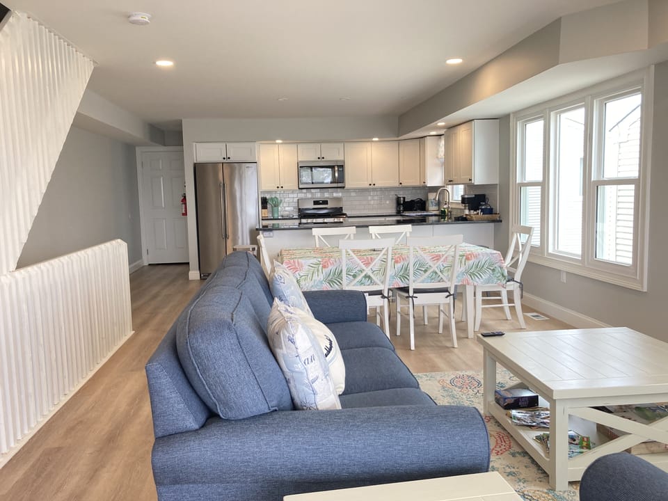 2nd level kitchen and family space