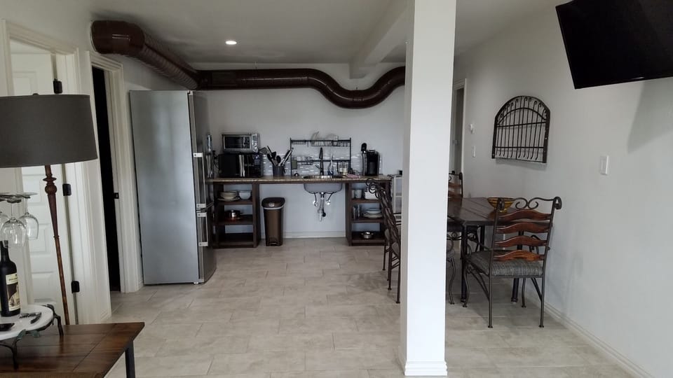 Kitchenette and dining area