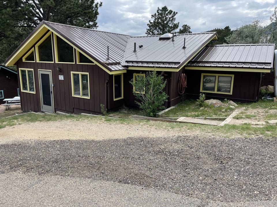 Ada's Cabin