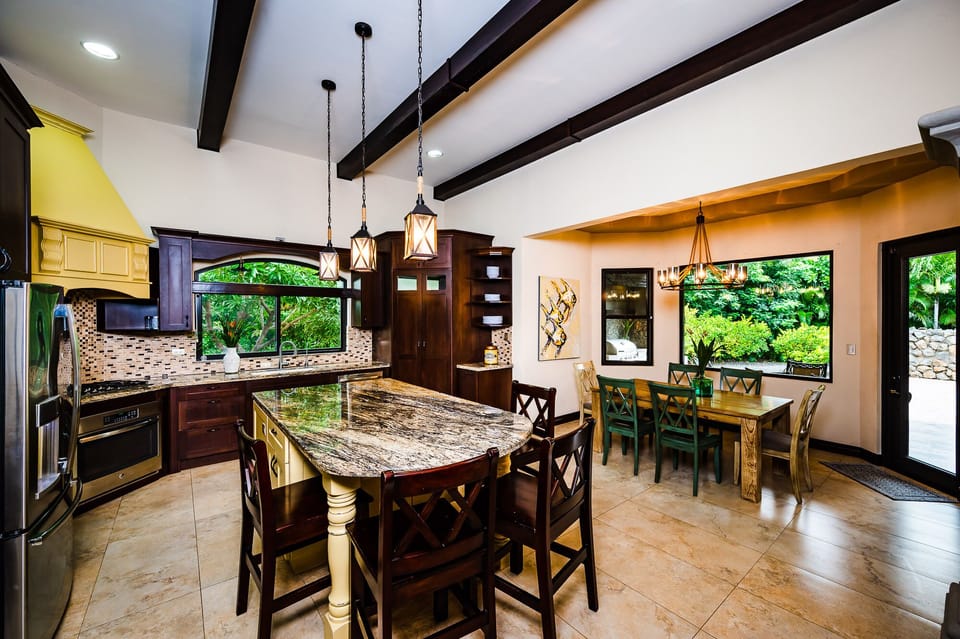 Kitchen & Dining Table