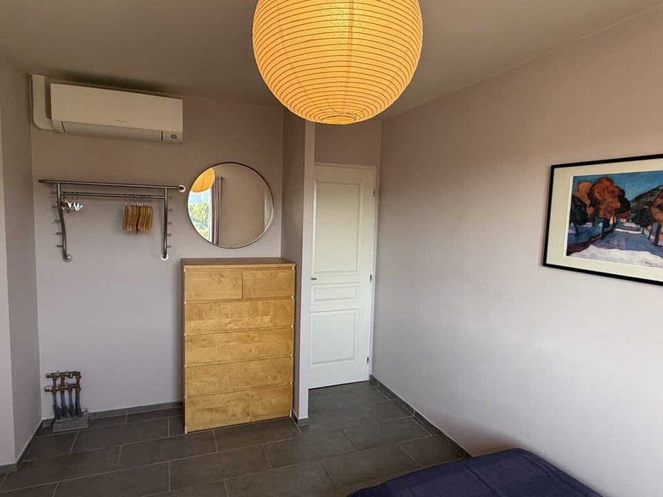 1st Floor Twin Bedroom
