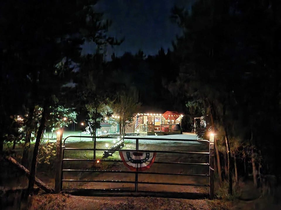 Rookana Maskaw Retreat LLCentrance