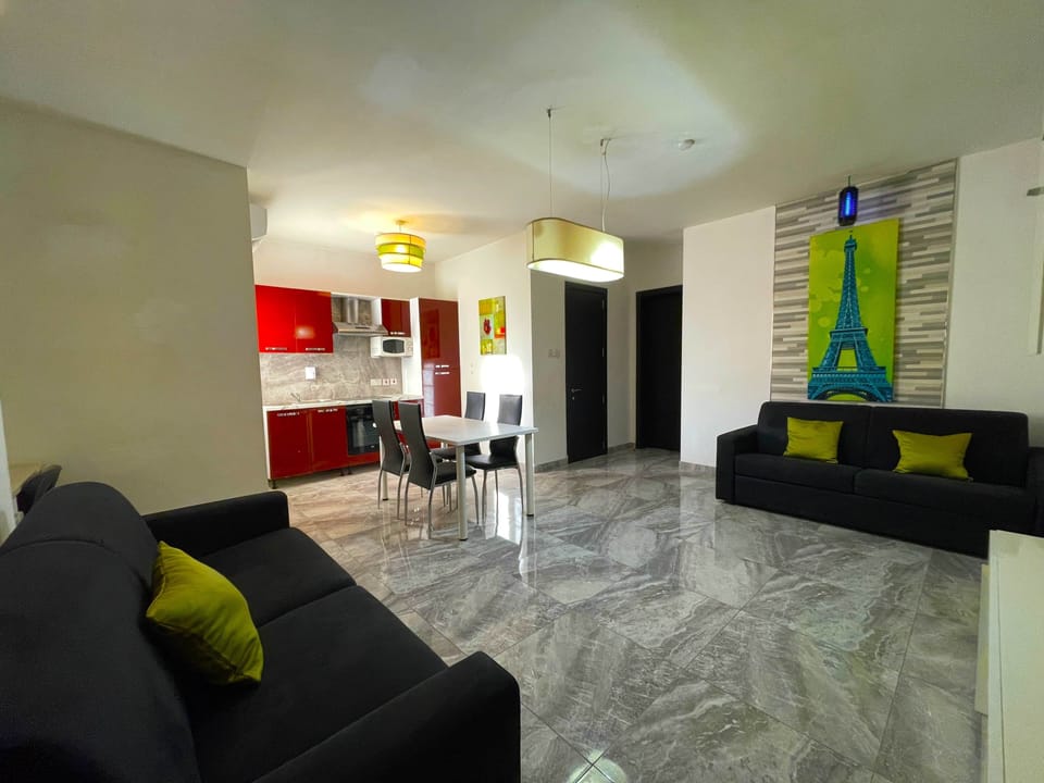 Living/Dining Area
