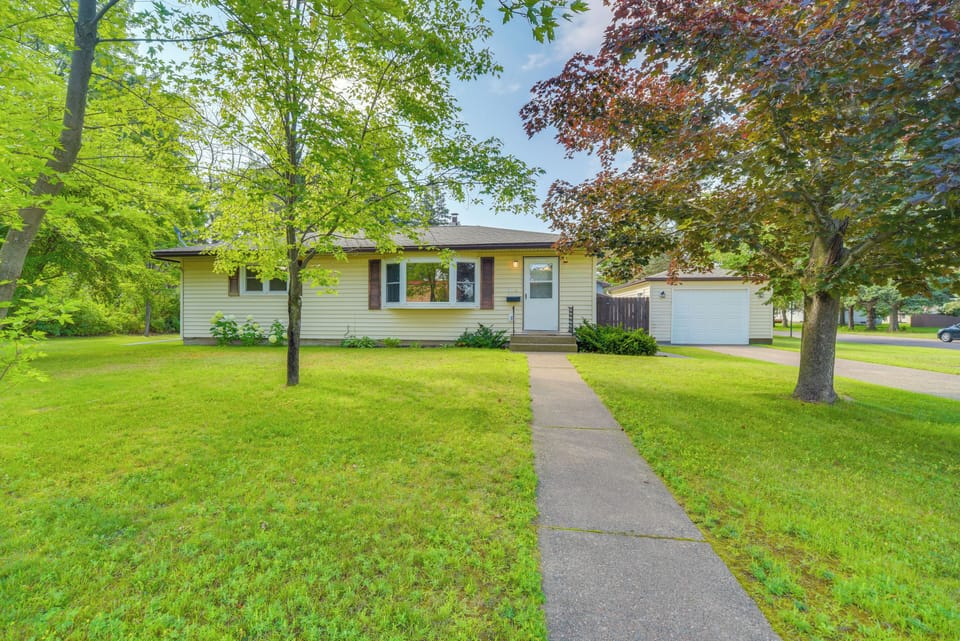 Cloquet Vacation Rental | 4BR | 2BA | 3 Steps for Entry | 1,500 Sq Ft