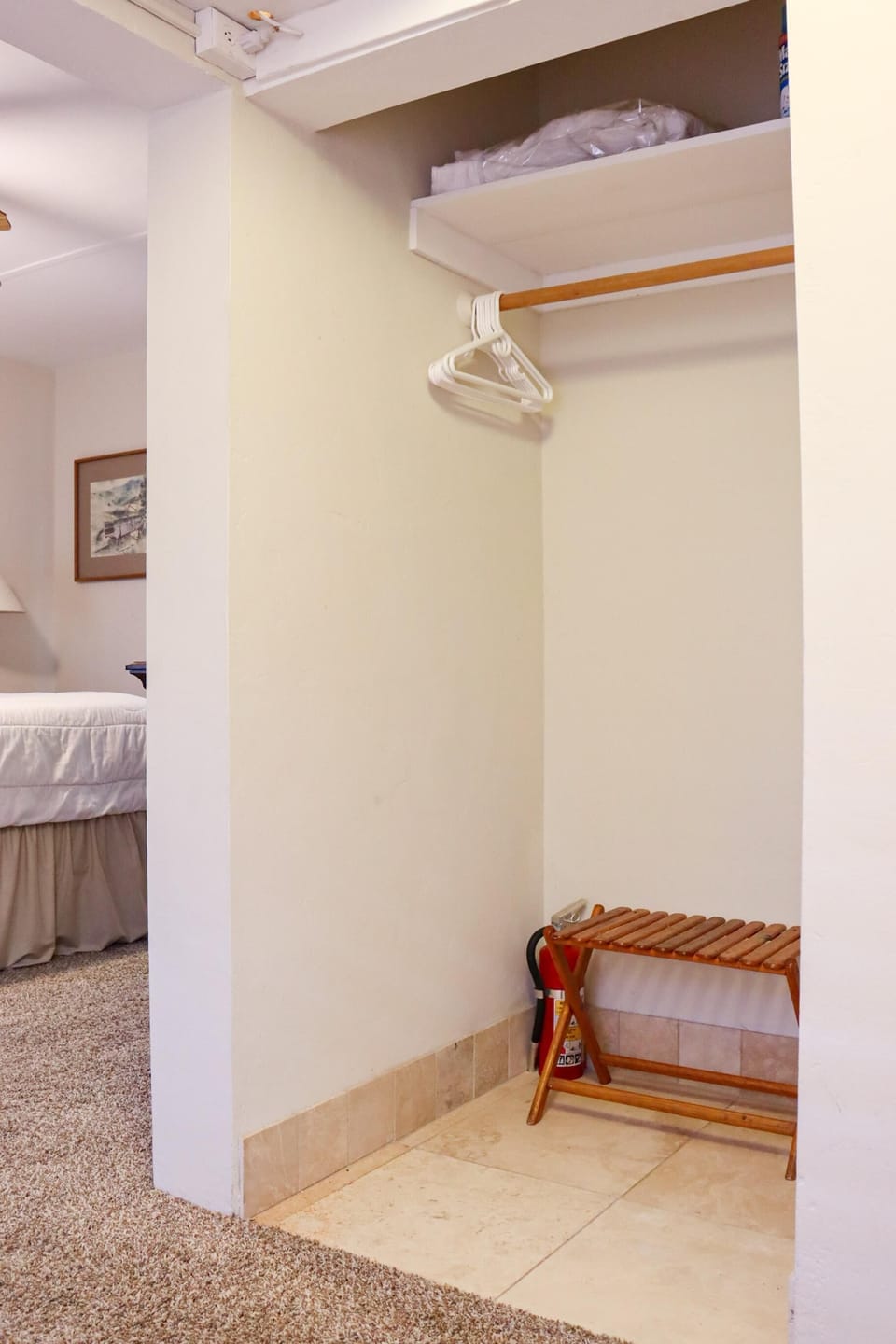 Bonnie Inn Unit 5 with Breakfast Nook Closet 1 28