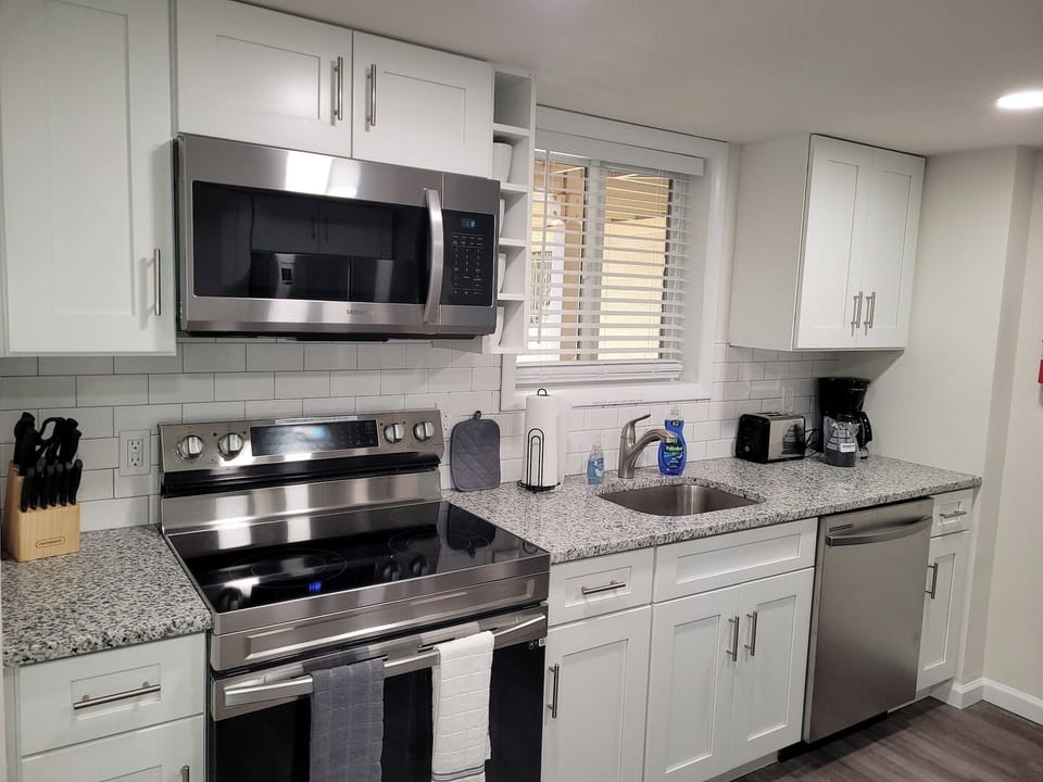 Full Kitchen featuring New Appliances