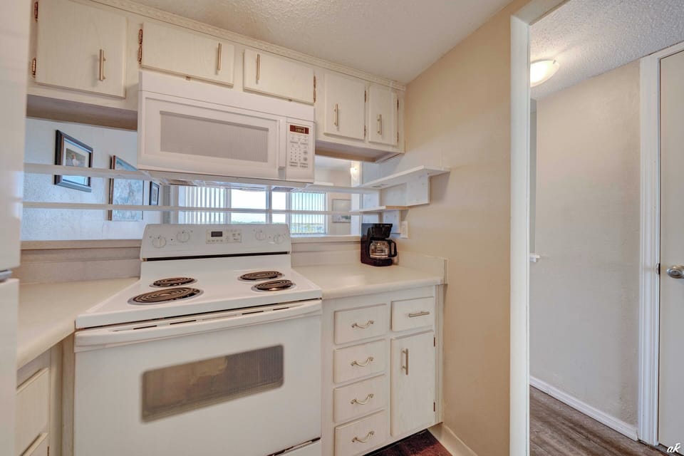 Kitchen Appliances with plenty of storage space