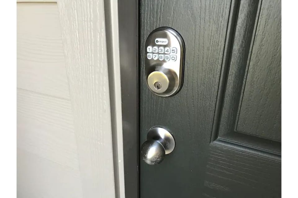 Easy and stress-free check-in and check out with keypad