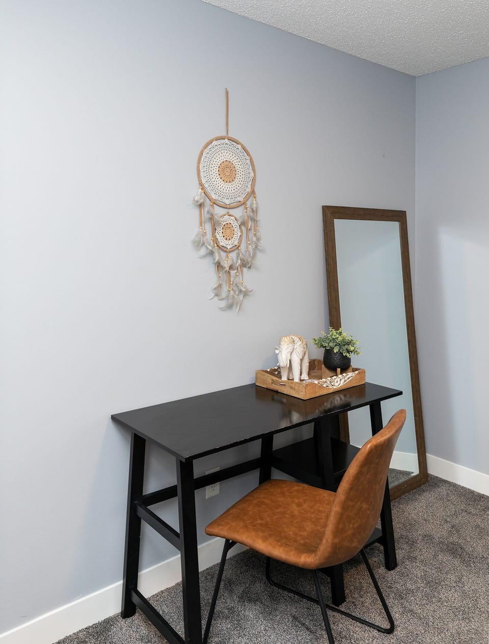 Work from home space in king bedroom 1