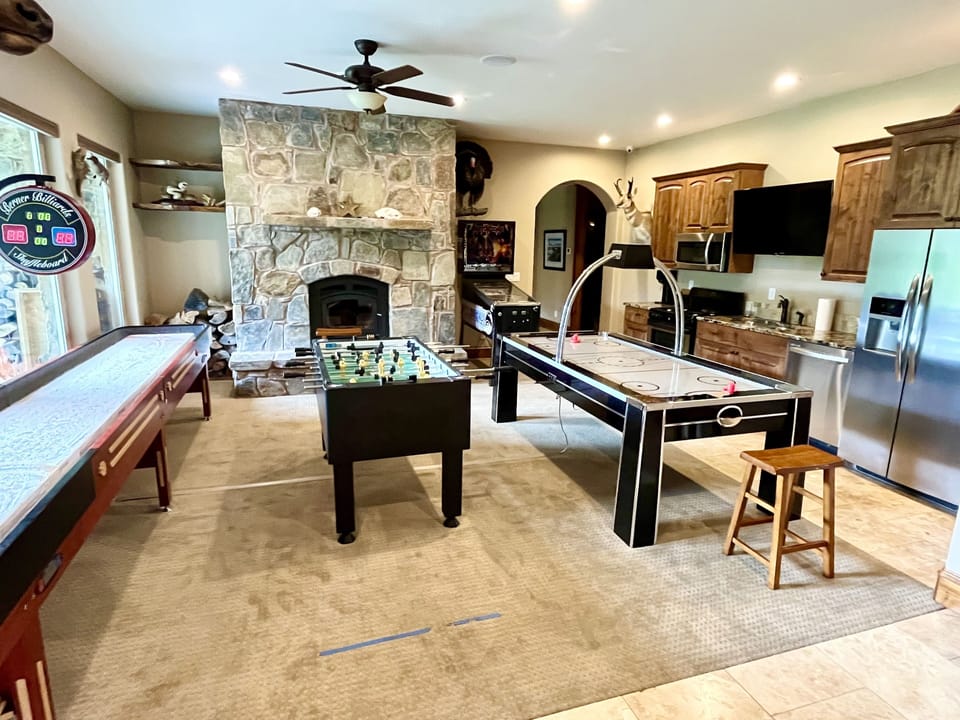 Game room and 2nd kitchen