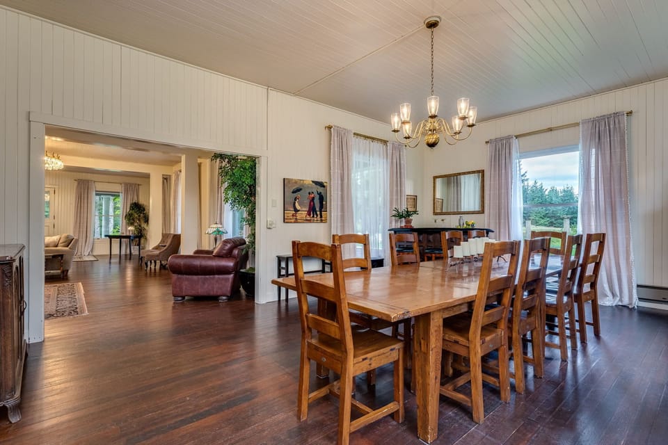 Dining and Living Entertaining