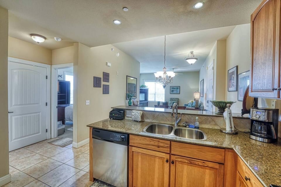 51b8aff8-4620-46c1-aa76-87559bfe7887