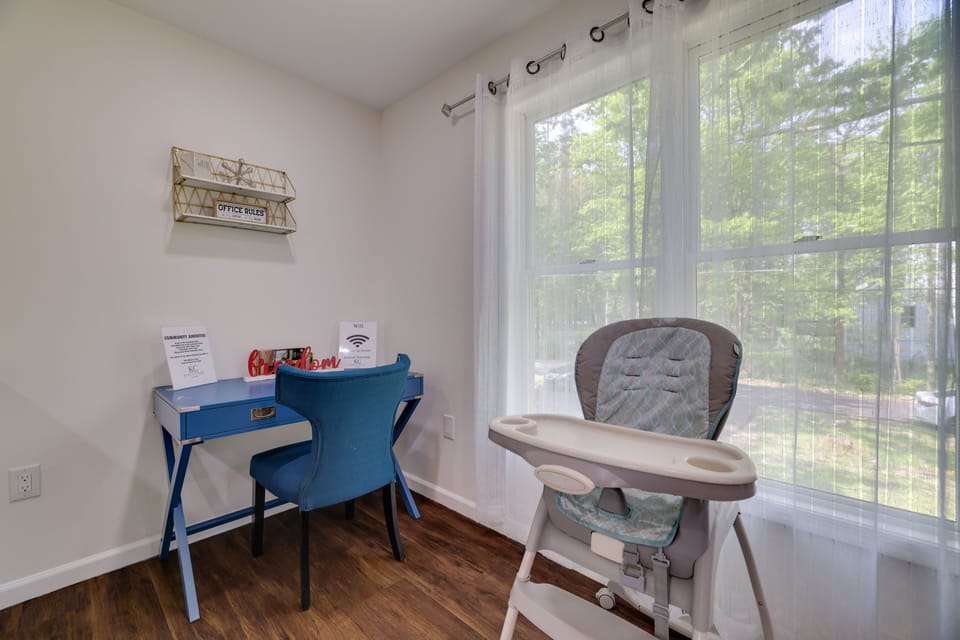 Desk Area | High Chair