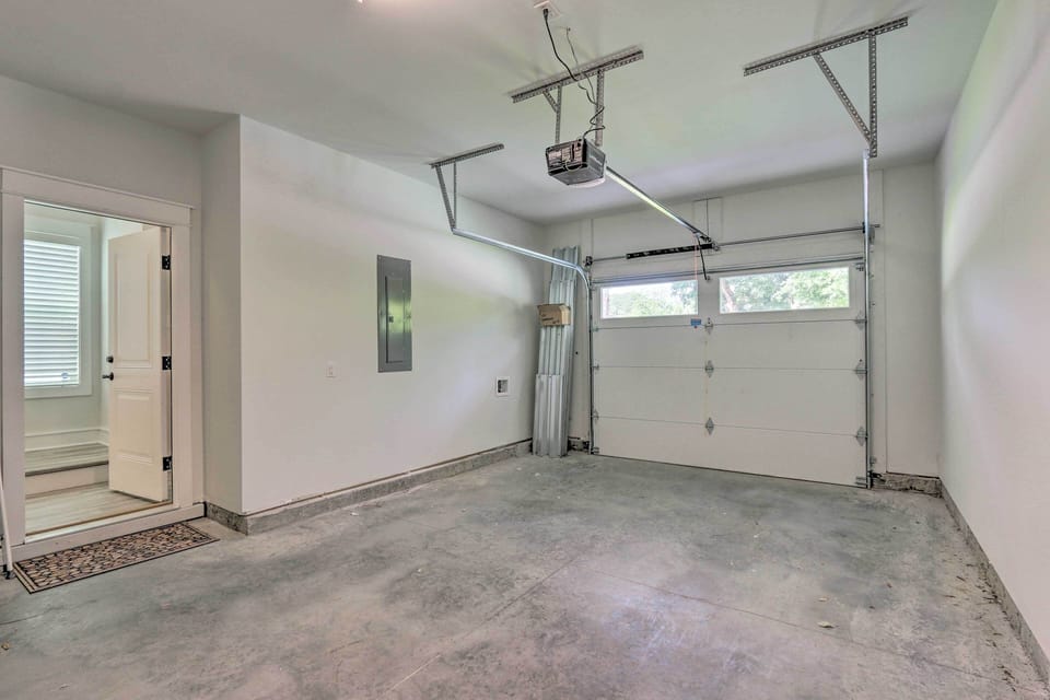 Parking | Garage (1 Vehicle) | Driveway (1 Vehicle)