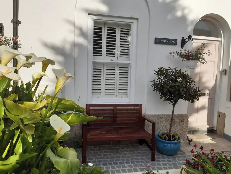 Sanderling front garden