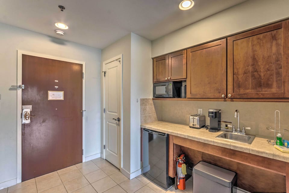 Kitchenette | Cooking Basics | Trash Bags | Paper Towels