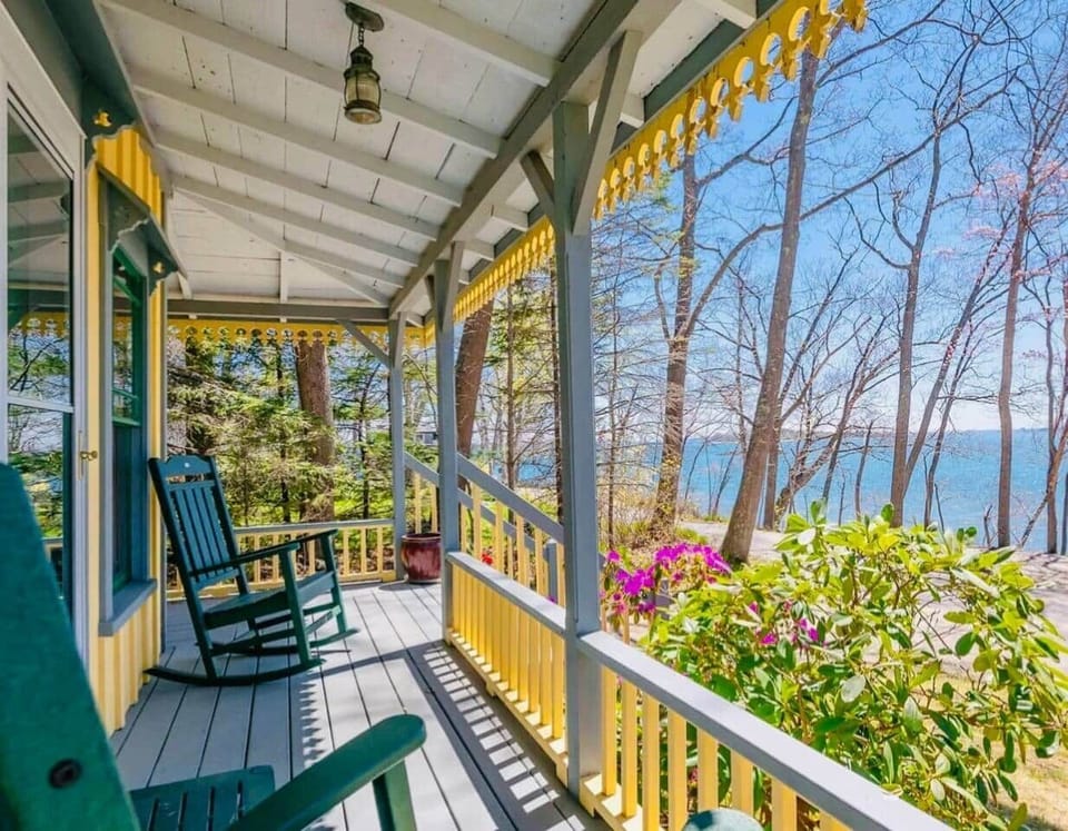 Enjoy a peaceful morning sipping java and soaking in this amazing view!
