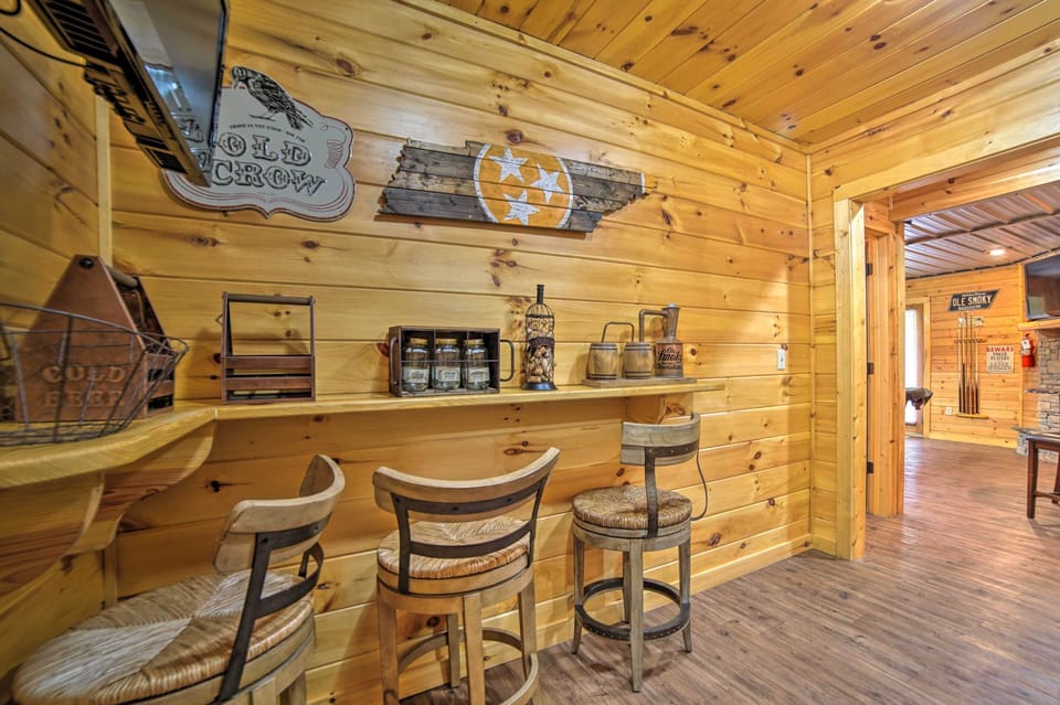 Game Room | Wet Bar