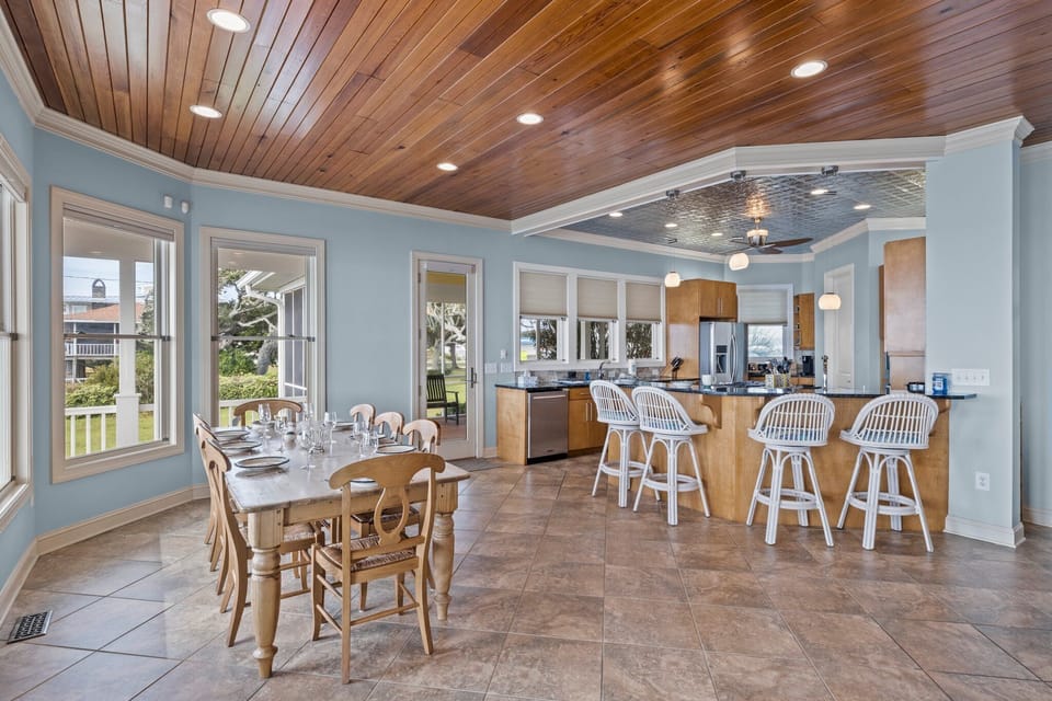 Dining Area/Kitchen