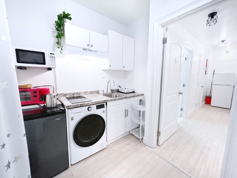 Full Kitchen with 2-range induction stovetop