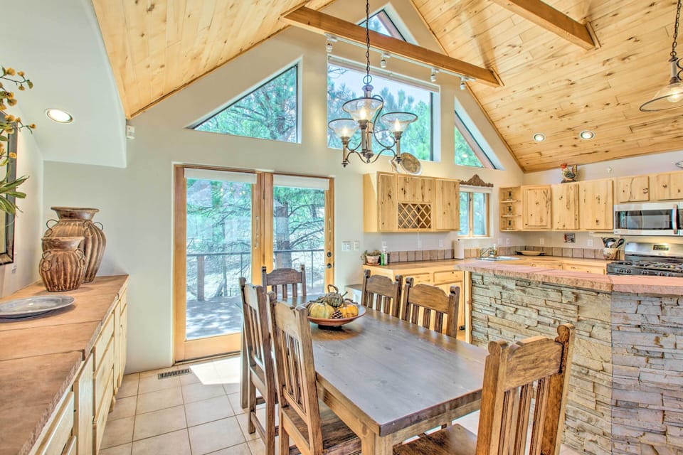 Dining Area | Dishware/Flatware