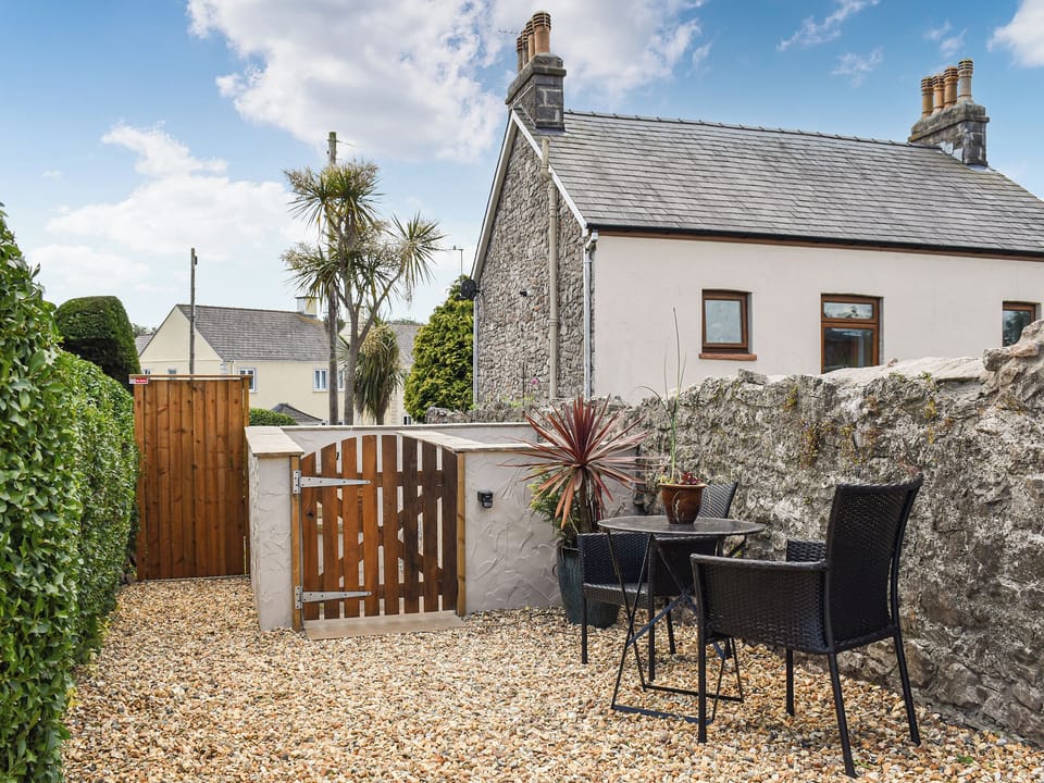 Garden | Secret Spot, Porthcawl